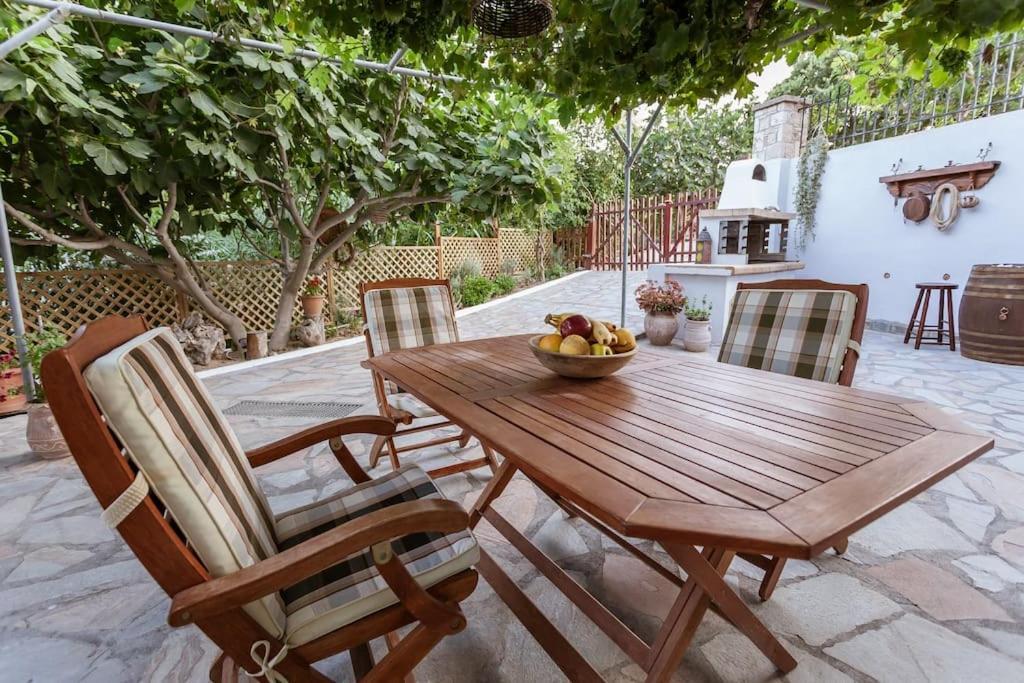 Apartment Serenity For Couples Asgourou